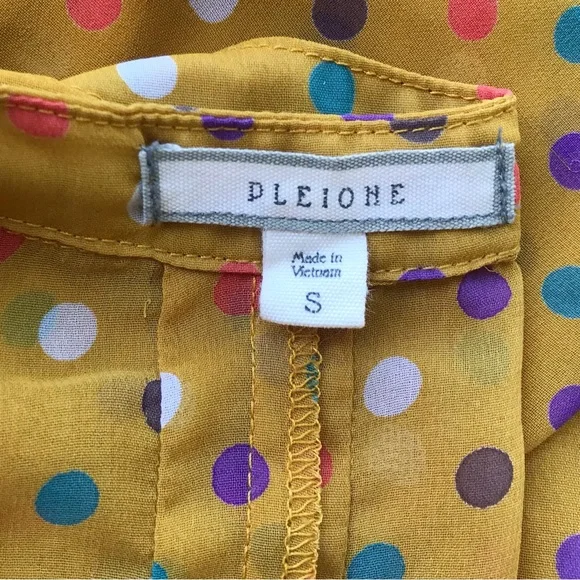 PLEIONE Pintucked Pleated Multicolor Polka Dot Pullover Cap Sleeve Sheer Blouse - Picture 2 of 4